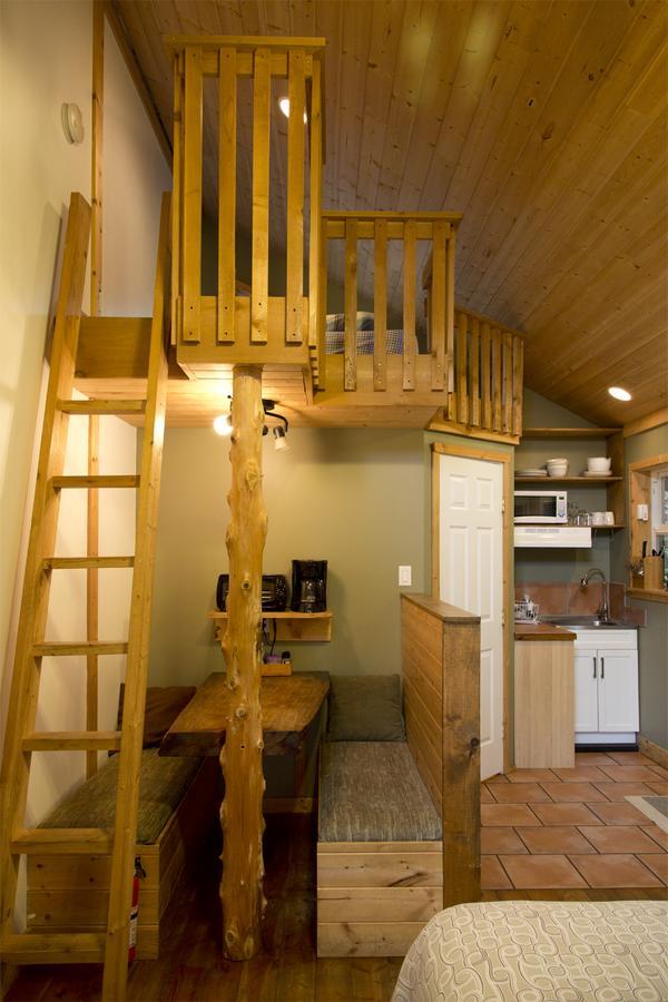 Surfs Inn Rainforest Cottages Ucluelet Eksteriør bilde