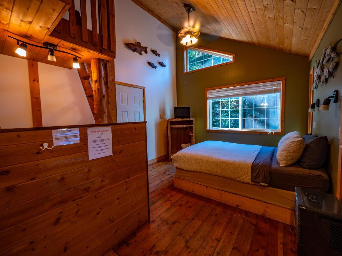 Surfs Inn Rainforest Cottages Ucluelet Eksteriør bilde
